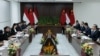 18일 말레이시아 자카르타를 방문한 왕이 중국 외교부장이 레트노 마르수디 외무장관과 회담을 가졌다.