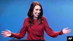 FILE - Jacinda Ardern (saat itu masih menjabat sebagai Perdana Menteri Selandia Baru) di Auckland, Selandia Baru, 17 Oktober 2020. (AP/Mark Baker, File)