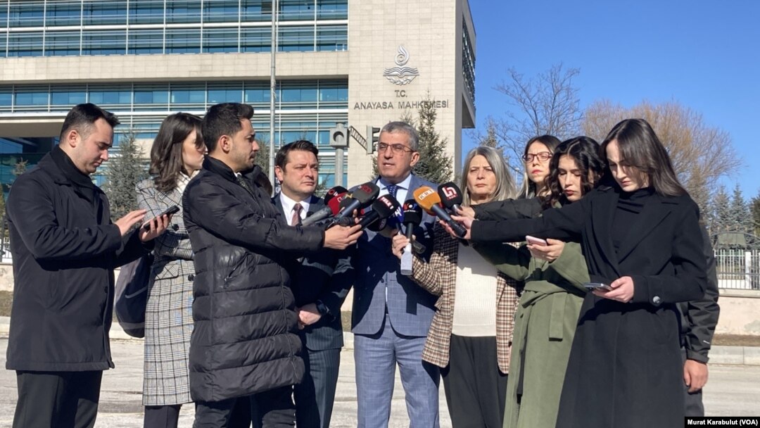 CHP ve TİP, Can Atalay’ın “seçilme ve siyasi faaliyette bulunma” hakkı gerekçesiyle AYM’ye başvurdu. 