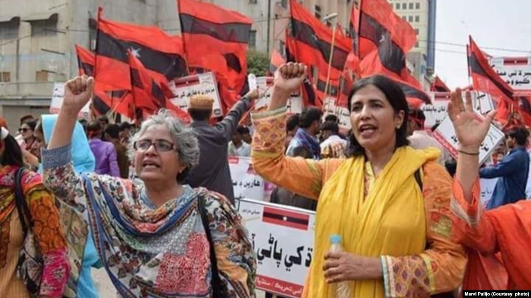 ایم آر ڈی کی ایک ریلی میں مارئی پلیجو شریک ہیں
