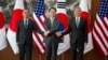 Utusan dari Jepang, Korea Selatan, dan AS berjabat tangan sebelum pertemuan mereka di Kementerian Luar Negeri di Seoul, Korea Selatan, 7 April 2023. (Foto: via AP)