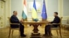 2일 볼로디미르 젤렌스키 우크라이나 대통령이 수도 크이우를 방문한 오르반 빅토르 헝가리 총리와 러시아와의 휴전에 대한 정상회담을 가졌다.