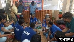 কীভাবে সাইক্লোনের আগাম সঙ্কেত পাওয়া যাবে, তা নিয়েই আলিপুর আবহাওয়া দফতরে জরুরি রুটিন মিটিং চলছে। (ছবি: দ্য ওয়াল) 