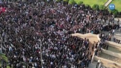 Musul’da binlerce kişi yasta: Yangında hayatını kaybedenler defnedildi