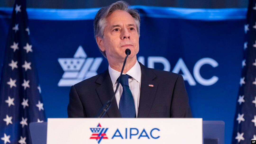 Menteri Luar Negeri AS Antony Blinken memberikan pidato di hadapan kelompok lobi pro-Israel AIPAC di Washington, DC Senin (5/6). 
