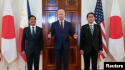 အမေရိကန်သမ္မတ Joe Biden နဲ့ ဂျပန်ဝန်ကြီးချုပ် Fumio Kishida၊ ဖိလစ်ပိုင်သမ္မတ Ferdinand Marcos Jr. တို့ အိမ်ဖြူတော်မှာတွေ့ဆုံ (ဧပြီ ၁၁၊ ၂၀၂၄)