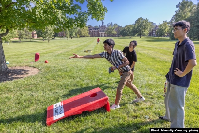 International students play games at an Miami University welcome event.