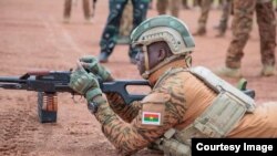 "Ce qui touche à la sécurité du Niger touche fondamentalement à la sécurité du Burkina Faso", a déclaré le ministre de la Défense burkinabè.