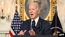 Tổng thống Hoa Kỳ Joe Biden trả lời các câu hỏi và phát biểu về báo cáo của Công tố viên Đặc biệt tại Nhà Trắng ở Washington, DC, vào ngày 8 tháng 2 năm 2024.