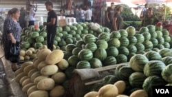Uzbekistan is a leading supplier of melon and watermelon to Russia, August 2022. (Navbahor Imamova/VOA)