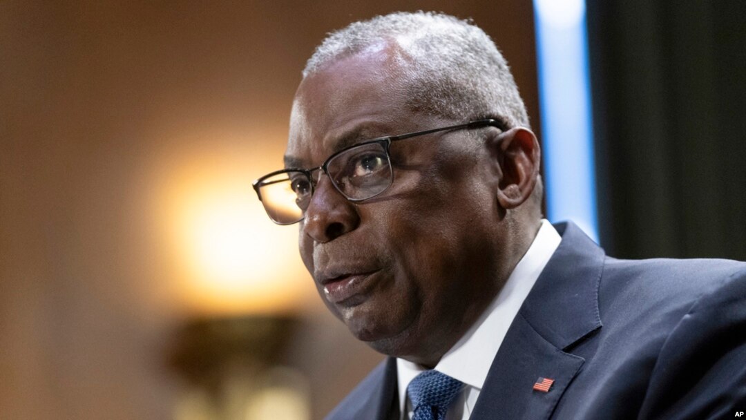 ARCHIVO - El secretario de Defensa, Lloyd Austin, testifica en el Capitolio en Washington, el 31 de octubre de 2023.
