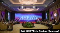 Menteri Luar Negeri ASEAN bertemu dengan Komisi Antarpemerintah untuk Perwakilan Hak Asasi Manusia ASEAN di Jakarta, 11 Juli 2023. (Foto: BAY ISMOYO via REUTERS)