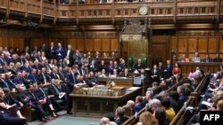 Menteri Keuangan Inggris Jeremy Hunt menyampaikan Pernyataan Anggaran Musim Gugur di House of Commons, London, 22 November 2023. (Jessica TAYLOR / UK PARLIAMENT / AFP) 