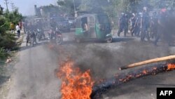 বাংলাদেশ জাতীয়তাবাদী দল (বিএনপি), বিভিন্ন সমমনা বিরোধী দল এবং জামায়াতের ডাকা দেশব্যাপী অবরোধে ঘটছে সহিংসতা-অগ্নিসংযোগ। ৩১ অক্টোবর, ২০২৩। ফাইল ছবি।