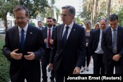 Menteri Luar Negeri AS Antony Blinken bertemu dengan Presiden Israel Isaac Herzog, selama kunjungannya ke Israel di Tel Aviv, Israel, 3 November 2023. (Foto: REUTERS/Jonathan Ernst)