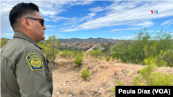 Patrulla Fronteriza realiza un recorrido por la frontera de Arizona para dar a conocer las operaciones el 25 de junio de 2024.