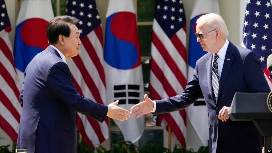 韩国总统尹锡悦2023年4月26日在白宫与拜登总统举行联合记者会。