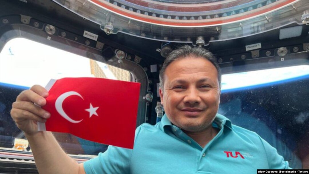 20 Ocak’ta Uluslararası Uzay İstasyonu'na varan Gezeravcı ve Ax-3 ekibinin geçen Cumartesi günü Dünya’ya dönüşe geçmesi planlanmıştı.