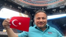 20 Ocak’ta Uluslararası Uzay İstasyonu'na varan Gezeravcı ve Ax-3 ekibinin geçen Cumartesi günü Dünya’ya dönüşe geçmesi planlanmıştı.