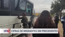 Cientos de migrantes cruzan irregularmente la frontera de EEUU por San Diego