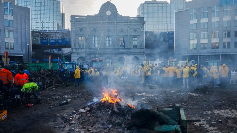 European Farmers Keep Up Protests During EU Meeting