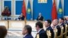 Kazahstanski predsjednik Kasym-Jomart Tokayev i kineski predsjednik Xi Jinping učestvuju na ceremoniji pokretanja zajedničkih kazahstansko-kineskih projekata i objekata, održanoj putem video linka u Astani, Kazahstan, 3. jula 2024. 