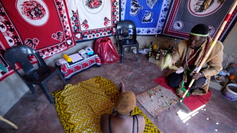 In South Africa, traditional healers join fight against HIV