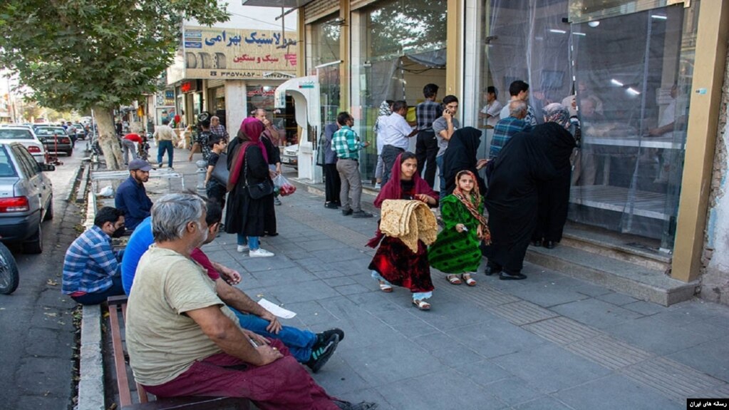 کمبود نان در برخی از شهرهای ایران گزارش شده است.