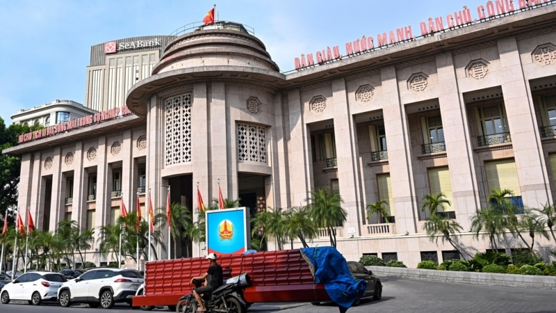 Vietnamese Real Estate Tycoon Facing Trial in Embezzlement Case 