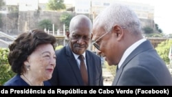 Maria Eugénia Neto, viúva de Agostinho Neto, com José Maria Neves, Presidente de Cabo Verde, Praia, 5 Julho 2023