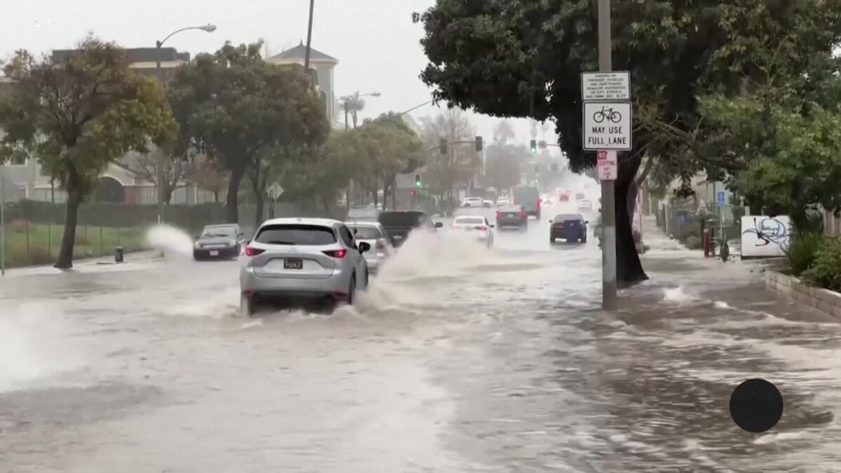 California hit by second “Atmospheric River” within one week, causing heavy rainfall.