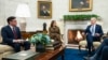 美国总统拜登2024年2月27日在白宫椭圆形办公室与国会领导人会晤。