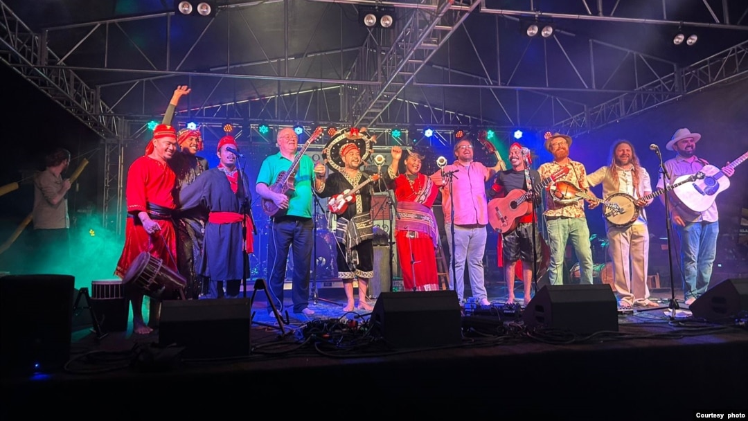 Penampilan Kaihulu bersama The Wheelhouse Rousters di acara Lower Town Arts & Music Festival di Paducah, Kentucky, AS (courtesy: Ambon Music Office).