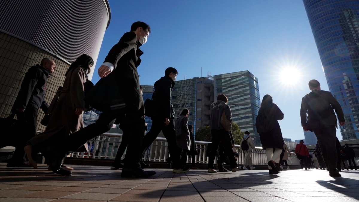 日本、世界3位の経済大国を失う