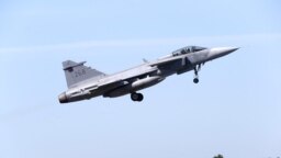 TƯ LIỆU - Máy bay chiến đấu Saab JAS 39 Gripen của Không quân Thụy Điển cất cánh trong cuộc tập trận AFX 18 tại căn cứ không quân Amari, Estonia, ngày 25 tháng 5 năm 2018. 