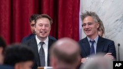 Elon Musk, CEO X, dan Alex Karp, CEO Palantir Technologies tampak hadir pada “Forum Kecerdasan Buatan/AI" di gedung Kongres AS, Rabu (13/9). 