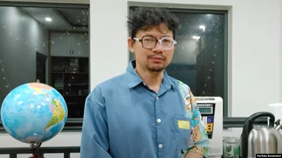 Ông Dương Tuấn Ngọc trong một video đăng trên Kênh YouTube Giáo dục Tự do.