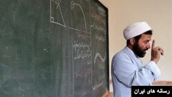 حضور روحانیون در مدارس در طرح «امین» و تلاش حکومت برای تزریق ایدئولوژی