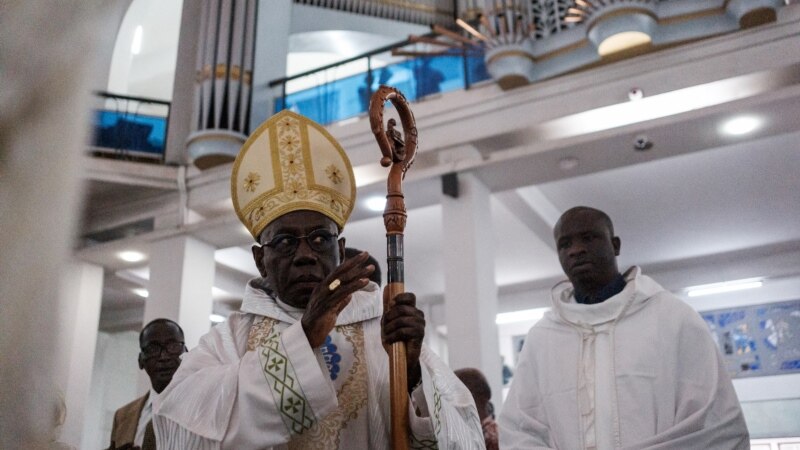 Le cardinal Sarah déplore à Dakar une dénaturation du culte catholique