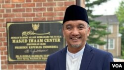 Presiden Imaam Center Arif Mustofa: "Semangat berkurban tetap tinggi walau inflasi tinggi."(foto: VOA/Karlina)