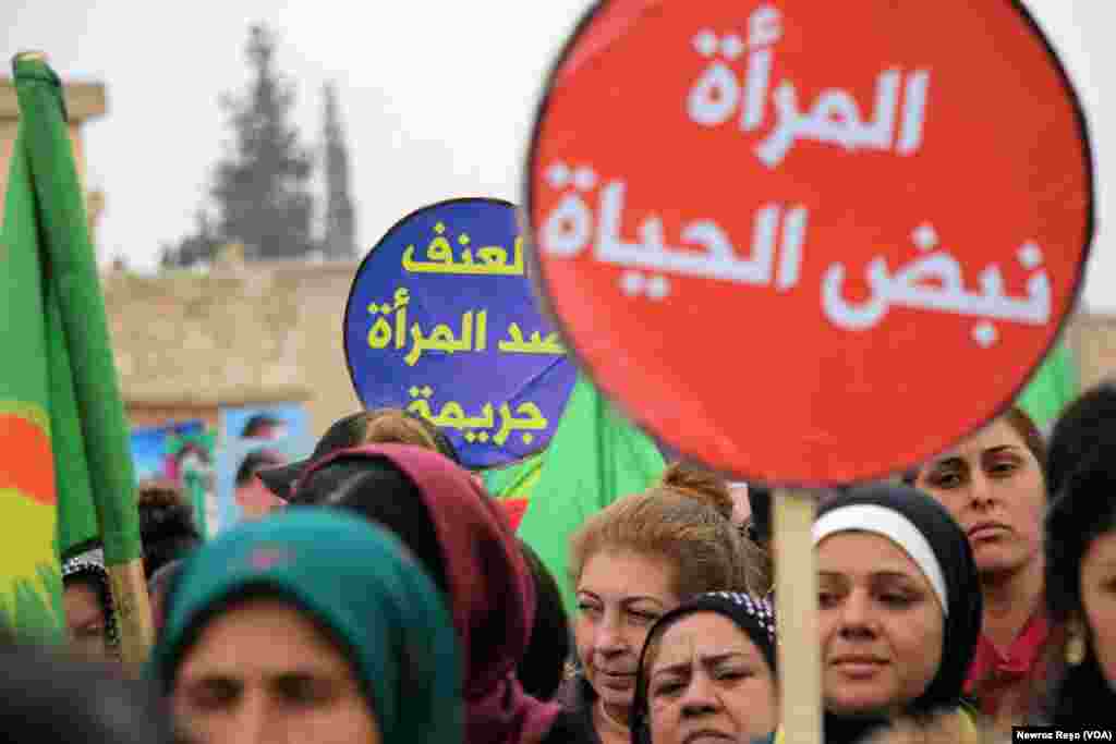 Jinên Efrînî Yên Derbider Li Dijî Tundîyê Daketin Qadan