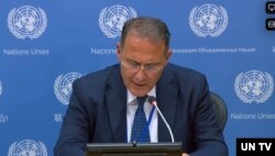 에드몬도 치리엘리 이탈리아 외무부 국제협력부 차관이 21일 뉴욕 유엔본부에서 열린 기자회견에서 발언하고 있다.