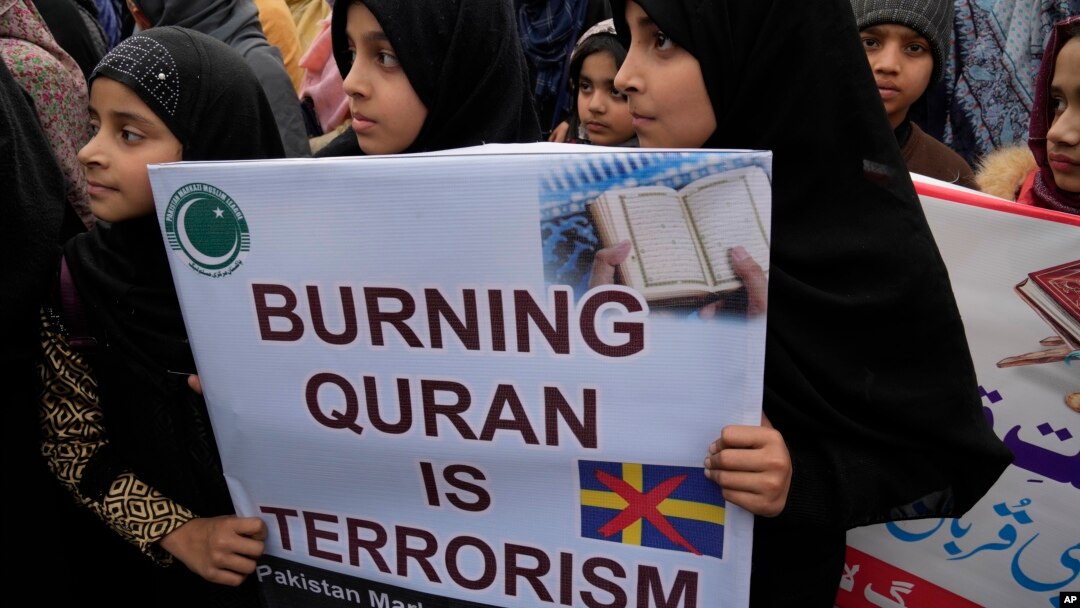 Pakistan Quran Protest