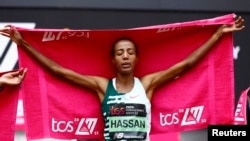 Netherlands' Sifan Hassan celebrates after winning the elite women's race at the London Marathon in London, Britain, April 23, 2023