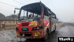 চট্টগ্রামে ৭ ঘন্টার ব্যবধানে দু’টি বাস পুড়িয়ে দেয়া হয়। ৬ নভেম্বর, ২০২৩।