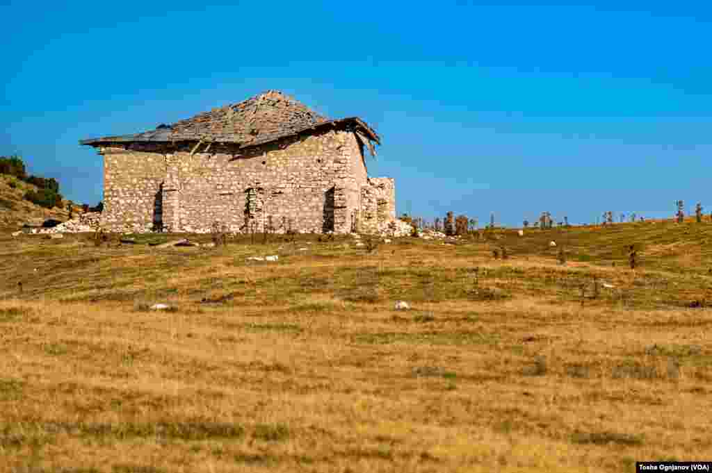 Солунска глава, 2.540 метри надморска висина. Врв од кој се гледа речиси целата држава, но и загадувањето надвиснато над скопската котлина