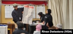 Pemilih di luar negeri diwakili para anggota legislatif dari Dapil DKI Jakarta 2 dalam Pemilu. (Foto: VOA/Rivan Dwiastono)