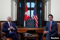 Presiden AS Joe Biden dalam pertemuan bilateral dengan Perdana Menteri Kanada Justin Trudeau di Ottawa, Kanada 24 Maret 2023.