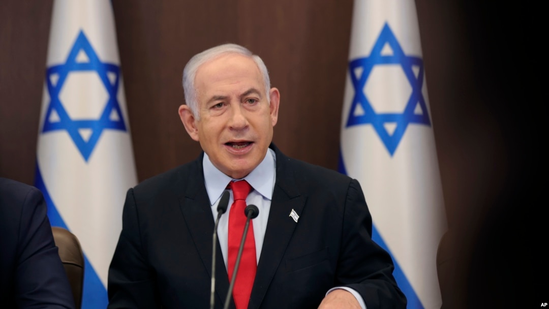 Perdana Menteri Israel Benjamin Netanyahu menghadiri rapat kabinet mingguan di kantor perdana menteri di Yerusalem, Rabu, 27 September 2023.(Abir Sultan via AP)