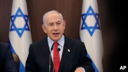 Perdana Menteri Israel Benjamin Netanyahu menghadiri rapat kabinet mingguan di kantor perdana menteri di Yerusalem, Rabu, 27 September 2023.(Abir Sultan via AP)